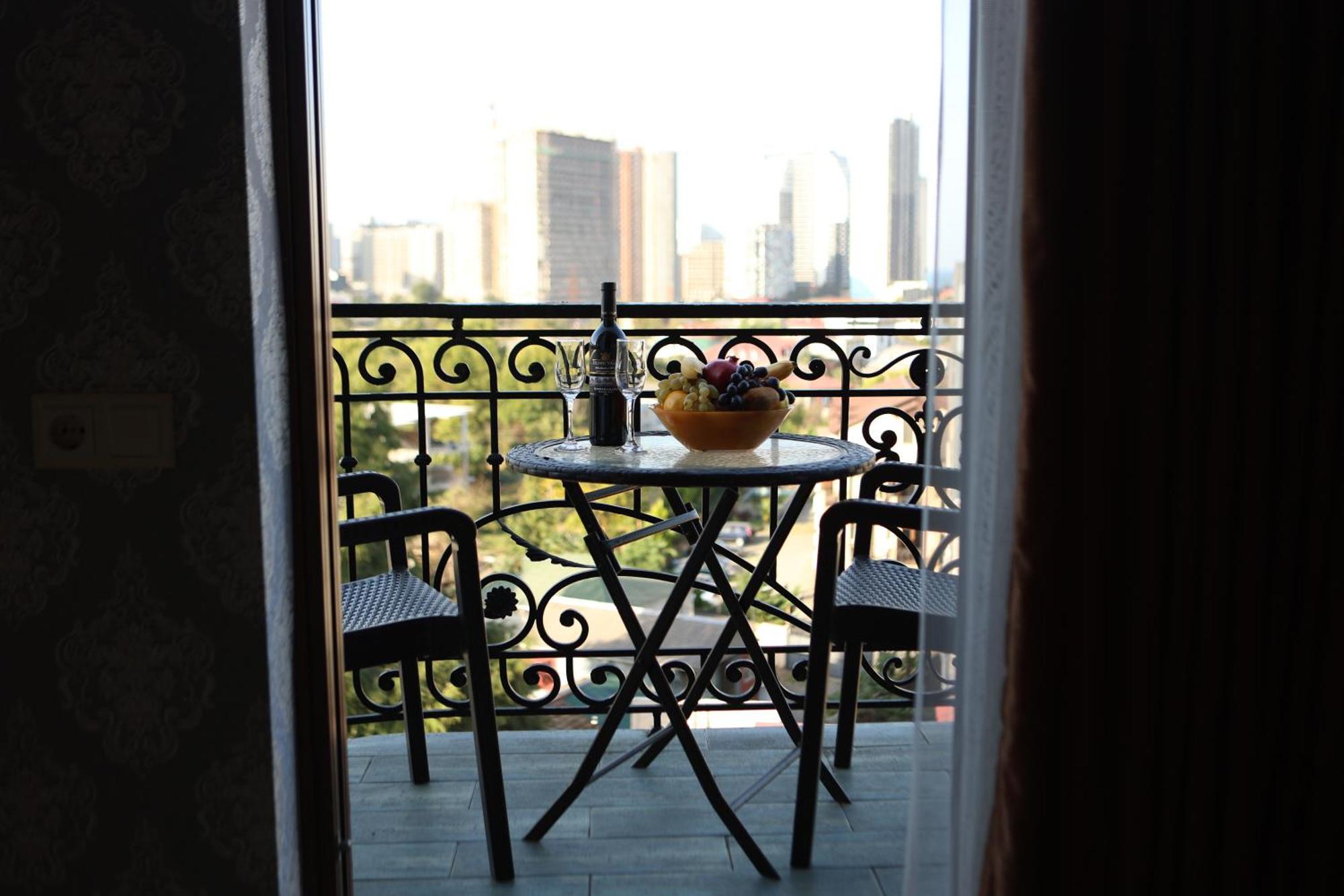 Hotel Dream Tower à Batoumi Extérieur photo