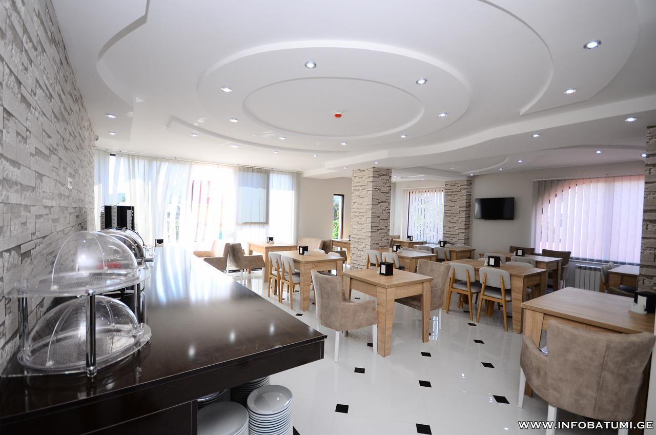 Hotel Dream Tower à Batoumi Extérieur photo