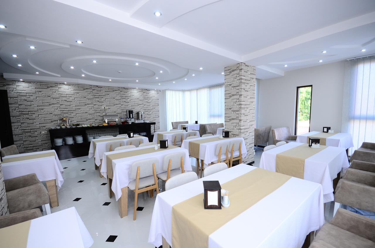 Hotel Dream Tower à Batoumi Extérieur photo